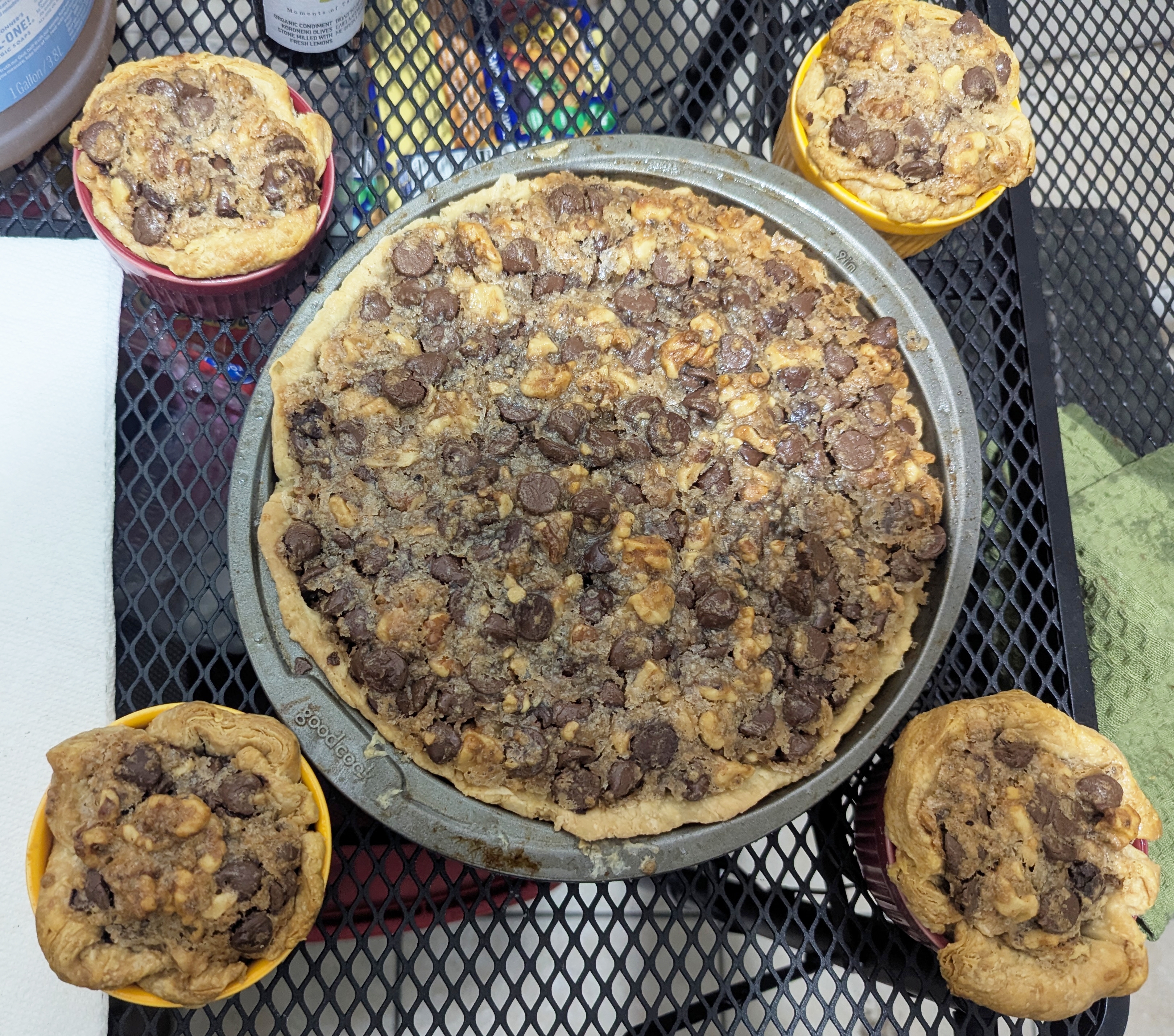 Toll House Walnut Pies